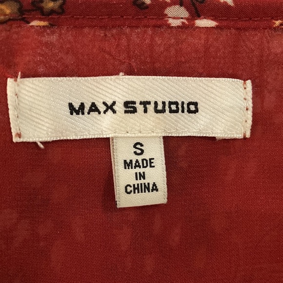 Pretty floral Max Studio loose top, size small - Picture 6 of 8